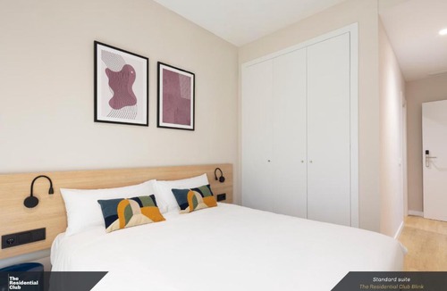 Campanillas Apartment | The Residential Club Blink- alojamiento para profesionales