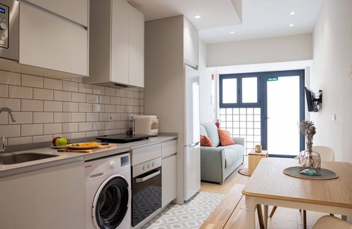 Valencia Province Apartment | The Sea Rooms IV | AC & WIFI | 15 min Beach