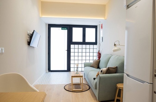 Valencia Province Apartment | The Sea Rooms V | AC & WIFI | 15 min Beach