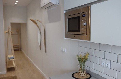 Valencia Province Apartment | The Sea Rooms XI | AC & WIFI | 15 min Beach