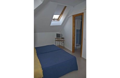 Ruidera Bed & Breakfast | The sidewalk- 2 people