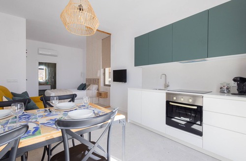 Jesus Apartment | The Sorolla Apartment IV | AC & WiFi | 4 Guests