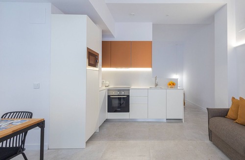 Jesus Apartment | The Sorolla Apartment VI | AC & WiFi | 4 Guests