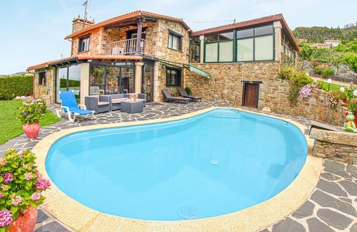 Valdovino Apartment | This authentic vacation apartment is located in a convenient location that guarantees privacy and re