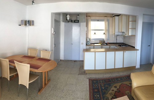 Almadraba-Canyelles Apartment | To your health, feet in the water