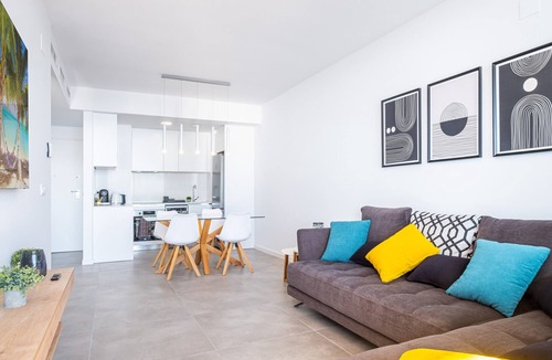 Cala Apartment | Torre Sakura 9-B Apartment Poniente Beach