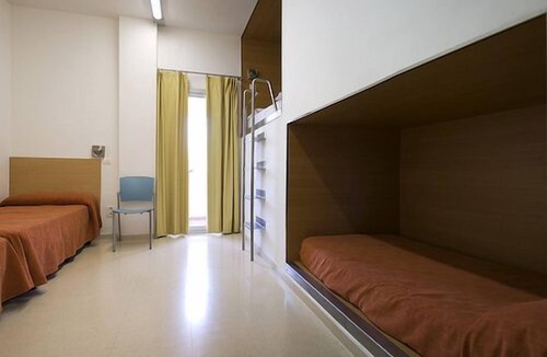 Carihuela Hostel | Torremolinos Inturjoven Youth Hostel