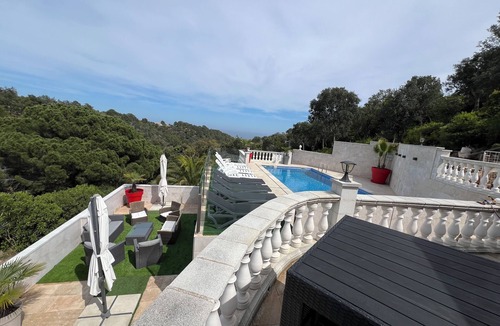Canyelles Villa | Tossa, exceptional villa, 2 apartments, private heated pool, sea view, air-conditioned