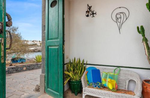 Poris de Abona House | Traditional Canary house next to the beach