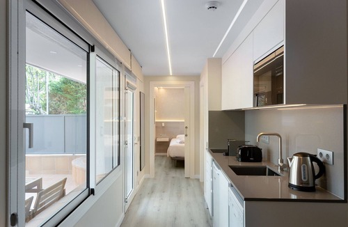 Vilassar de Mar Apartment | Tramuntana - Aparthotel with Swimming Pool
