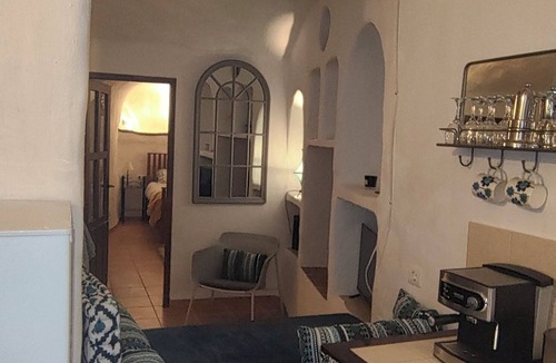 Zujar House | Tranquil 2-bedroom Cave house in quaint Zújar perfect for relaxing getaway