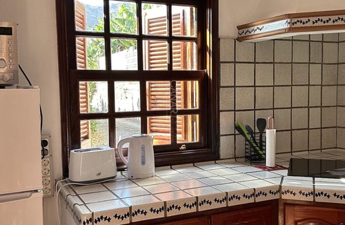 Tazacorte Cottage | Tranquil Cottage with Heated Pool near Tazacorte Beach, Panoramic Cald