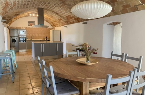 Pedret i Marza House | Tranquila Casa Rural Cercana a las Mejores Playas de L'alt Empordà