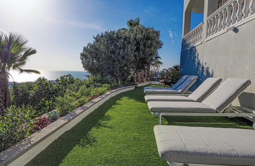Sitges Apartment | Tropical Suite by Hello Homes Sitges