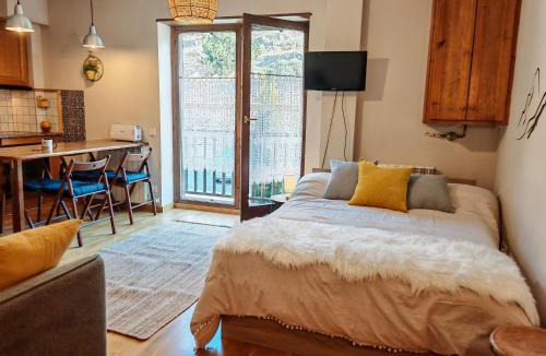 Pla de l'Ermita Apartment | Tu rincón rústico con balcón y vistas - Erta 2