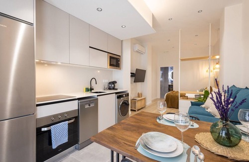 Nou Moles Apartment | Turia Park Loft I | 4 Guests | AC and WiFi | Near ZOO