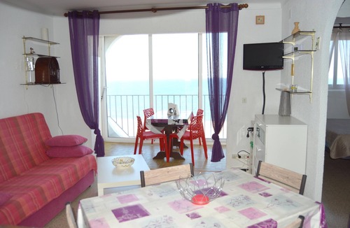 Empuriabrava Apartment | Two bedroom apartment with sea views