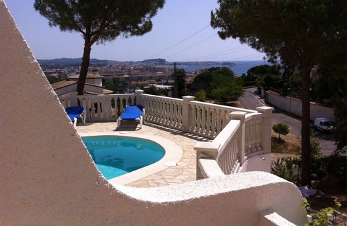 Calonge House | Typical Costa Brava villa with 4 bedrooms and 3 bathrooms, swimming pool and sea view