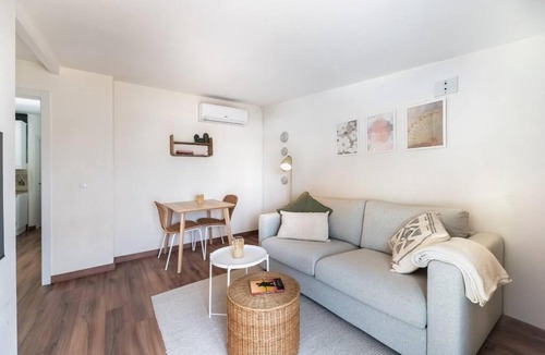 Capuchinos Apartment | Urban Charm Rooftop Apartment with Vista