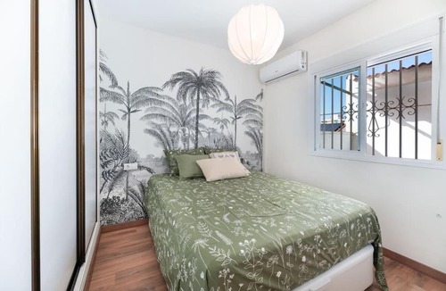 Capuchinos Apartment | Urban Charm Rooftop Apartment with Vista