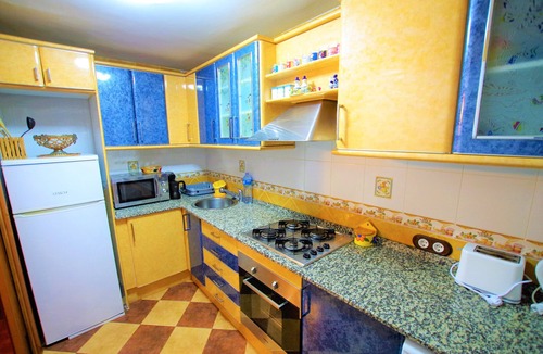 Canyelles Apartment | V&V LLORET-URCASA APARTMENT: SEA VIEWS, COMMUNITY POOL AND BARBECUE