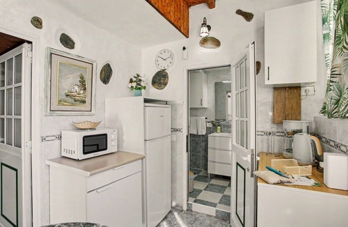 Santa Lucia House | Vacation Home 'La Casita De Aba' with Mountain View and Wi-Fi