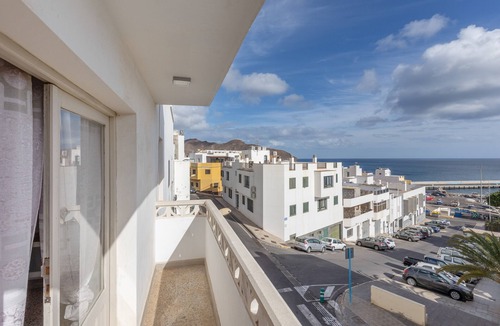Gran Tarajal Apartment | Vacation Apartment 'Edificio El Baifo Loco - Constantin' with Sea View and Balcony