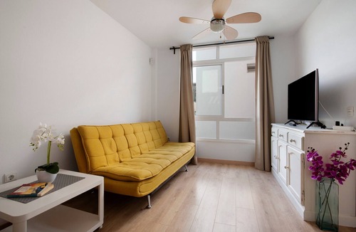 Morro Jable Apartment | Vacation Apartment "Playa Morro Jable 2c" near the Beach with Wi-Fi