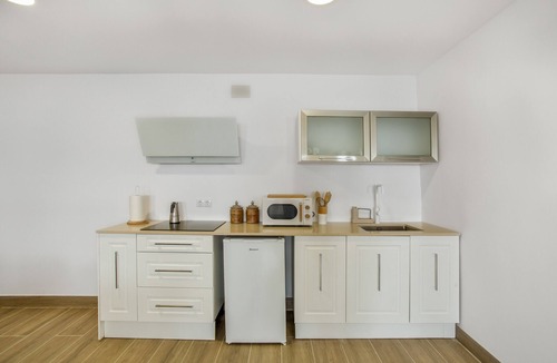 Arucas Apartment | Vacation 'Bastion Del Drago - 1' with Sea View, Shared Terrace and Wi-Fi