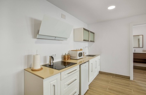 Arucas Apartment | Vacation 'Bastion Del Drago - 1' with Sea View, Shared Terrace and Wi-Fi