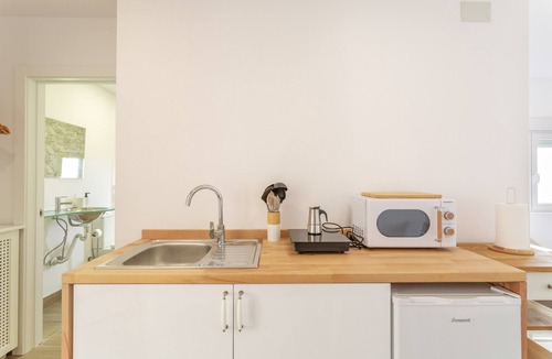 Arucas Apartment | Vacation 'Bastion Del Drago - 3' with Mountain View, Shared Terrace and Wi-Fi