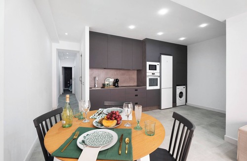 Santa Cruz de Tenerife Apartment | Vacation Apartment 'Trébol' with Wi-Fi