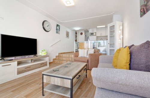 Arico House | Vacation Home 'Casa Lotti with Ocean View' with Shared Pool, Private Terrace and Wi-Fi