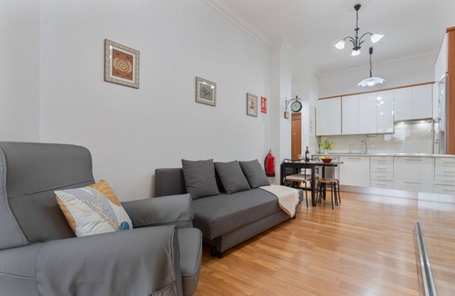 Los Gavilanes Apartment | Vacation 'Gavade' with Mountain View, Wi-Fi and Air Conditioning
