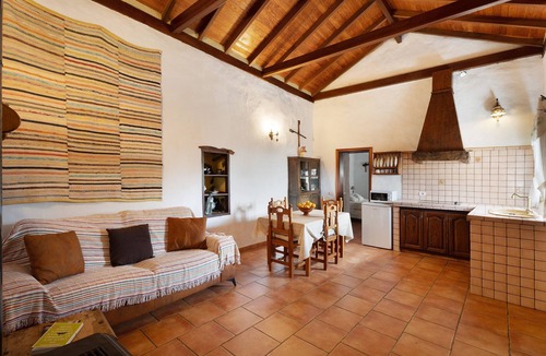 Las Casas House | Vacation Home "Casa Rural La Jarita" with Mountain View & Private Terrace