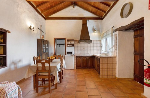 Las Casas House | Vacation Home "Casa Rural La Jarita" with Mountain View & Private Terrace