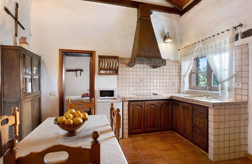 Las Casas House | Vacation Home "Casa Rural La Jarita" with Mountain View & Private Terrace