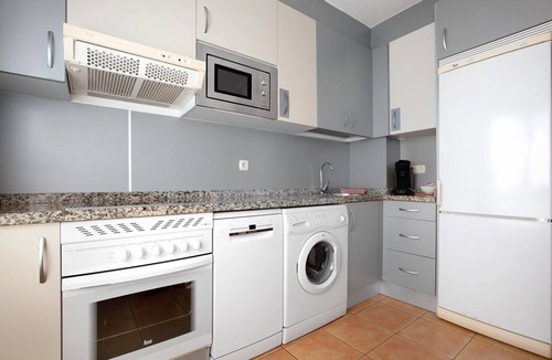 El Cotillo Apartment | Vacation Home "Apartamento Hibisco" close to the Beach with Shared Pool & Wi-Fi