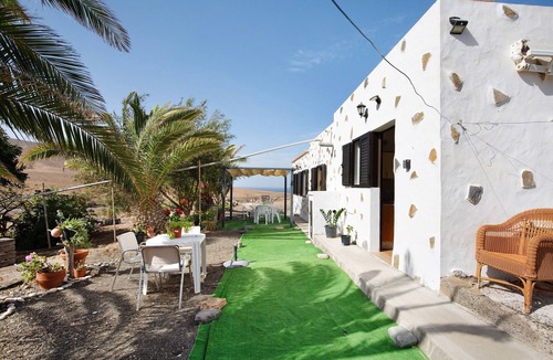 Pajara House | Vacation Home 'Apartamento La Solapa' with Mountain View, Shared Garden and Wi-Fi