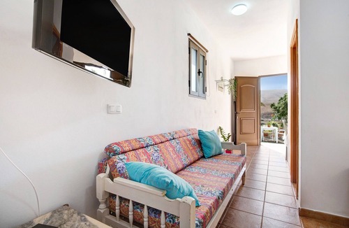 Pajara House | Vacation Home 'Apartamento La Solapa' with Mountain View, Shared Garden and Wi-Fi