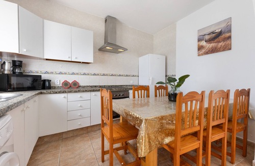 Puerto de la Cruz House | Vacation Home 'Buganvilla' with Sea View and Wi-Fi