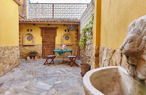 Ubeda House | Vacation Home "Caldereros 11" with Private Terrace, A/C & Wi-Fi