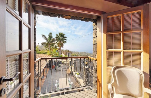 El Paso House | Vacation Home "El Limonero" with Sea View, Private Terrace & Wi-Fi