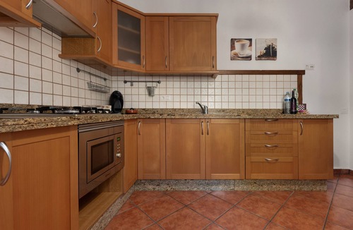 Icod de los Vinos House | Vacation Home 'Casa Rural Kiko' with Mountain View, Private Terrace and Wi-Fi