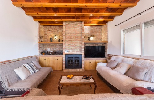El Esparragal House | Vacation Home "Finca Malamadre" with Mountain View, Private Pool & Wi-Fi
