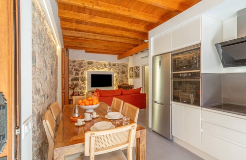 La Solana House | Vacation Home 'Jacam Suite' with Private Terrace, Wi-Fi and Air Conditioning