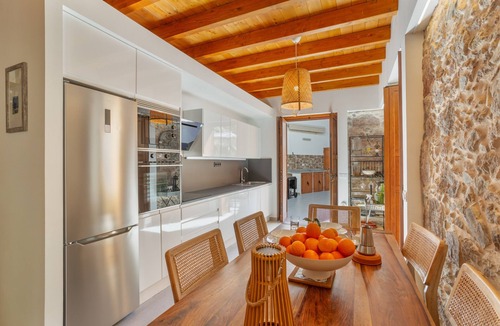 La Solana House | Vacation Home 'Jacam Suite' with Private Terrace, Wi-Fi and Air Conditioning
