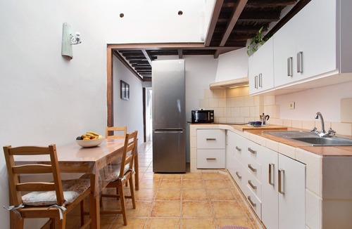 Los Silos House | Vacation Home 'La Salvada' with Mountain View, Private Terrace and Wi-Fi