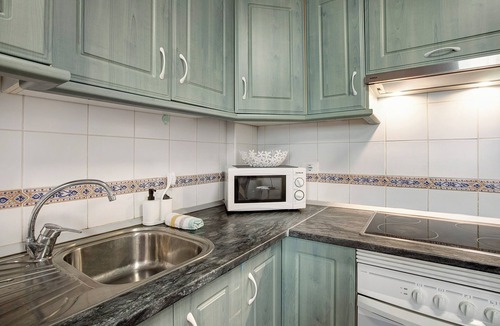 La Jaca Apartment | Vacation Home "Mi Refugio en La Jaca" with Sea View, Private Terrace & Wi-Fi