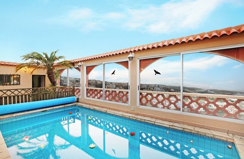 Tejina Villa | Vacation Home Petite Paradise with Sea View, Pool & Wi-Fi